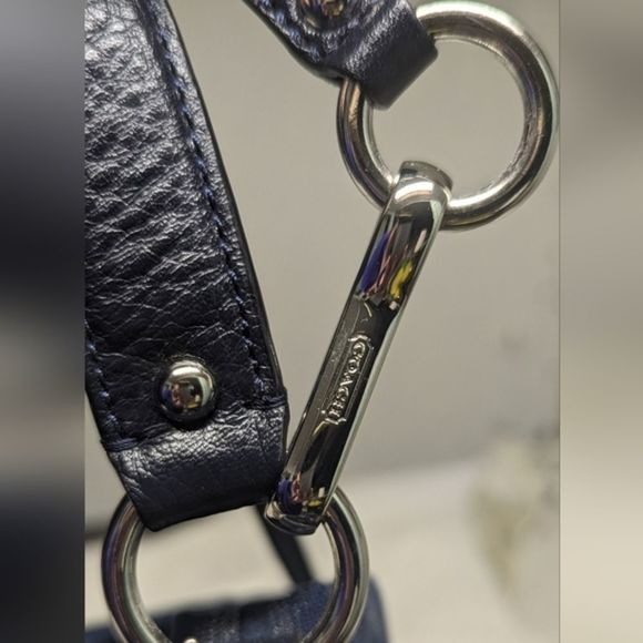 EUC Coach Isabelle purse navy fabrick with silver c design throughout Satin navy - Picture 6 of 12